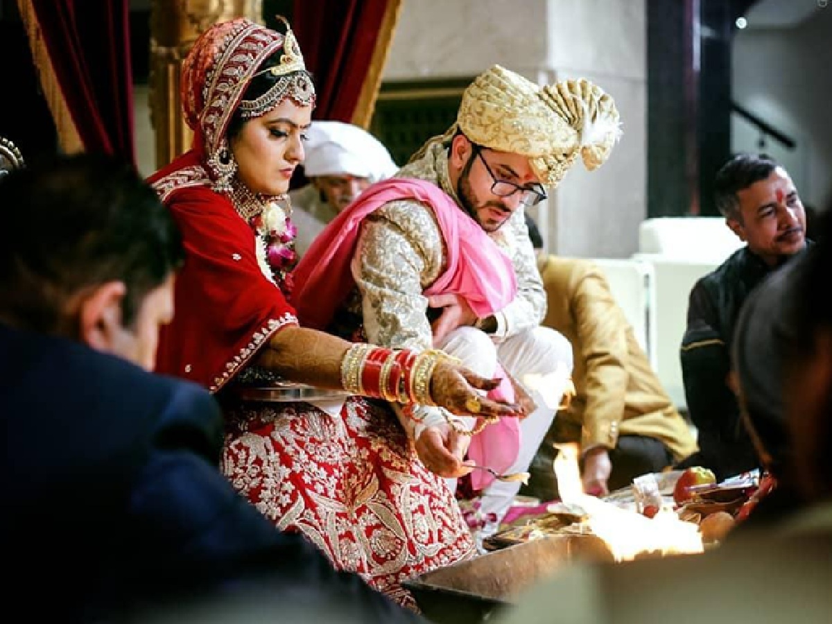 Stealing the groom's shoes at a wedding – just for fun, or is there more to it.