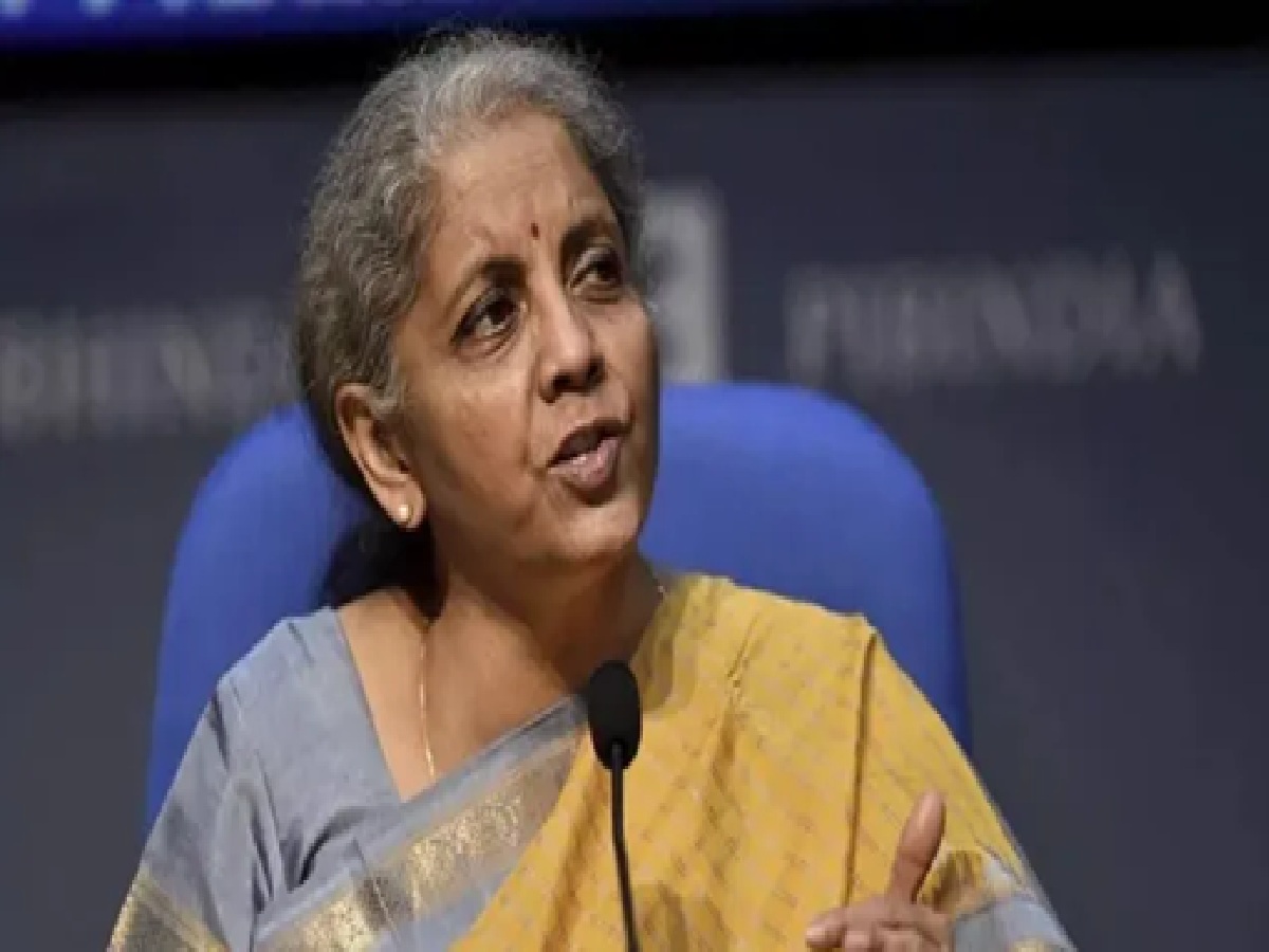 Forex Inflow Review: FM Nirmala Sitharaman to Meet PSU Bank Chiefs Today Over FCNR Deposits