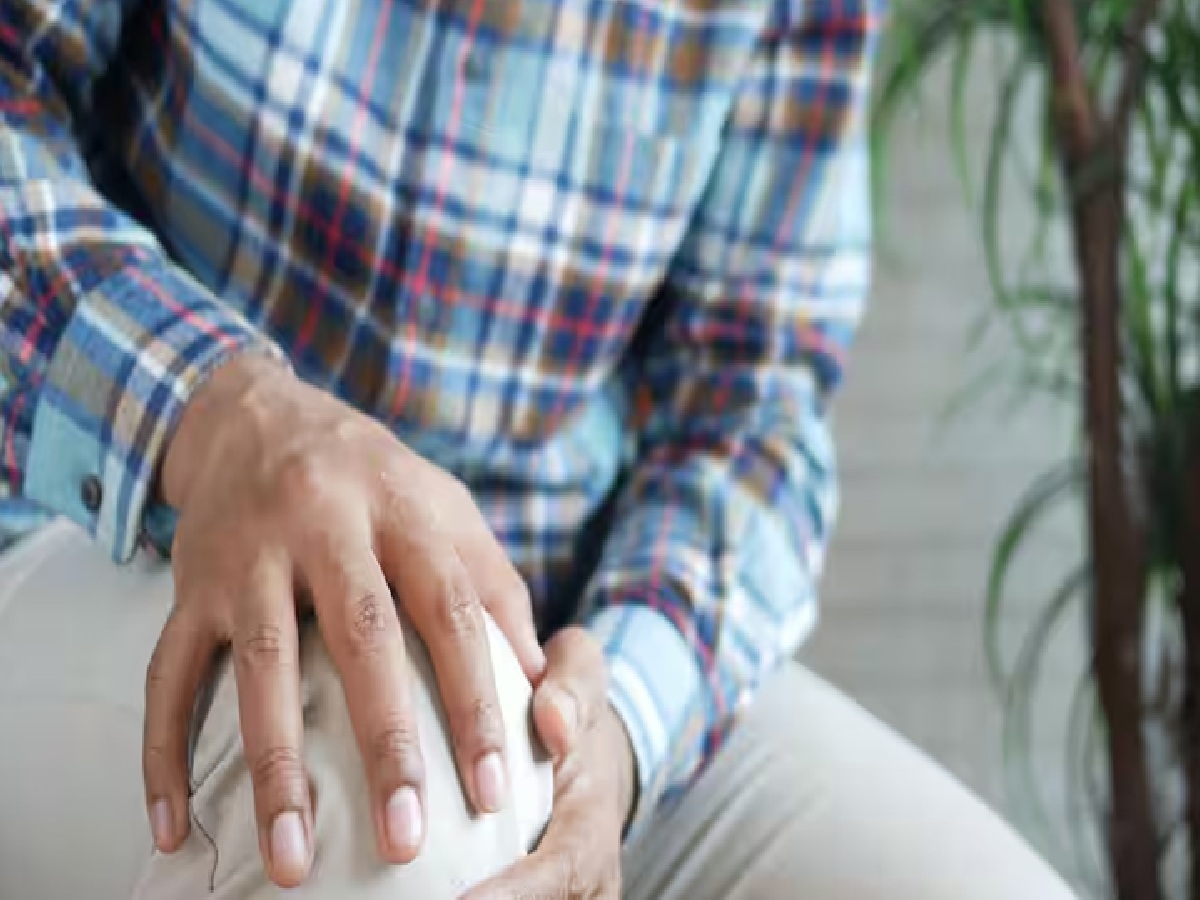 Rainy Weather Triggers Joint Pain and Old Injuries, Doctor Explains the Science Behind Monsoon Aches