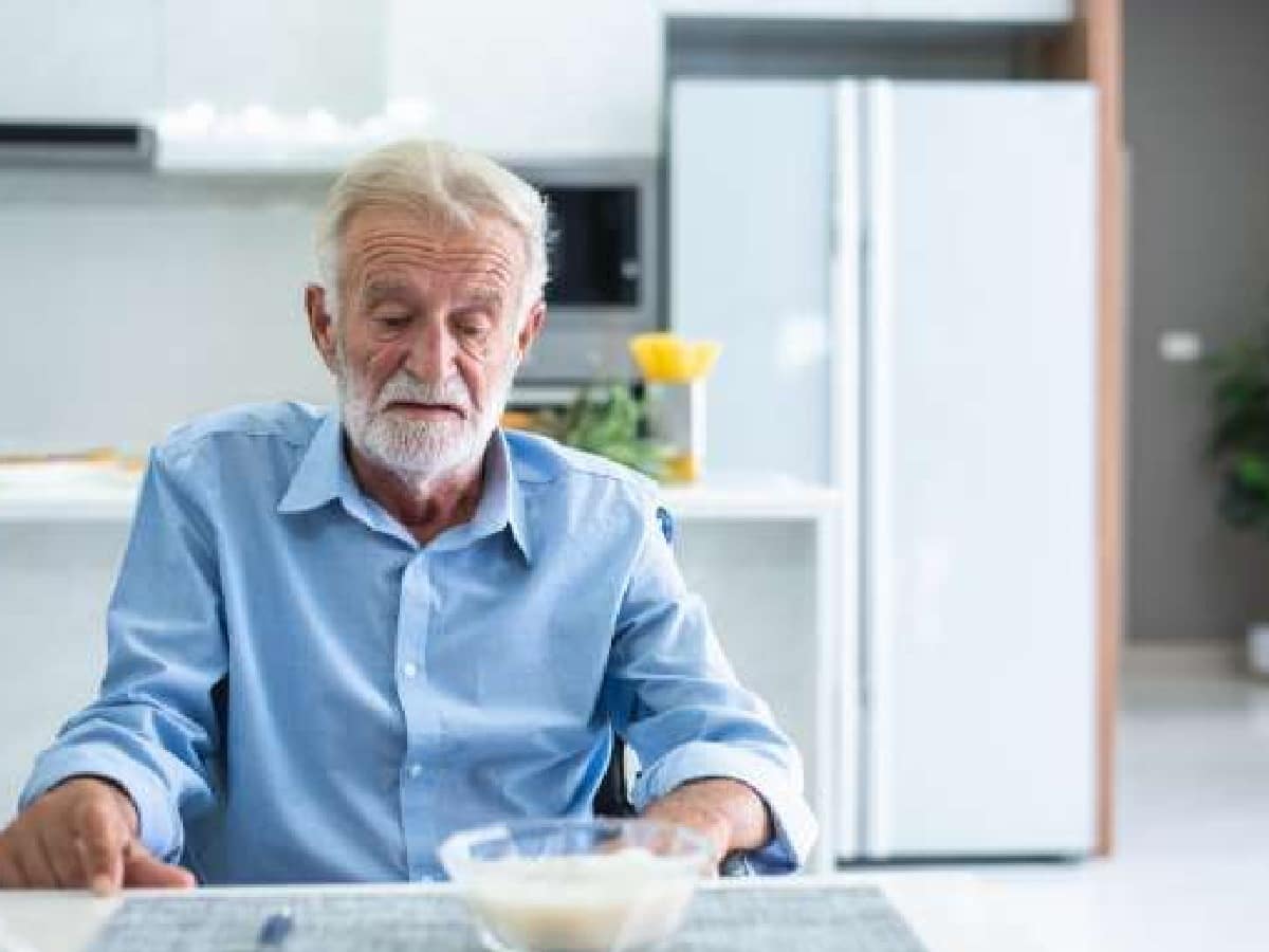 Understanding Loss of Appetite in Seniors: Why Aging Decreases Hunger and How to Safely Boost Nutrient Intake