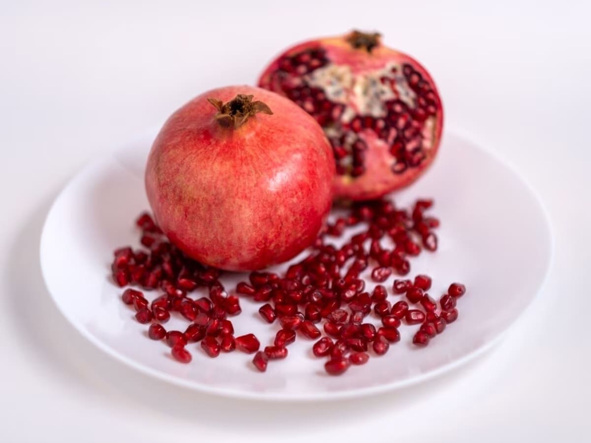 Eat One Pomegranate Every Day: Ayurvedic Expert Reveals 6 Amazing Health Benefits