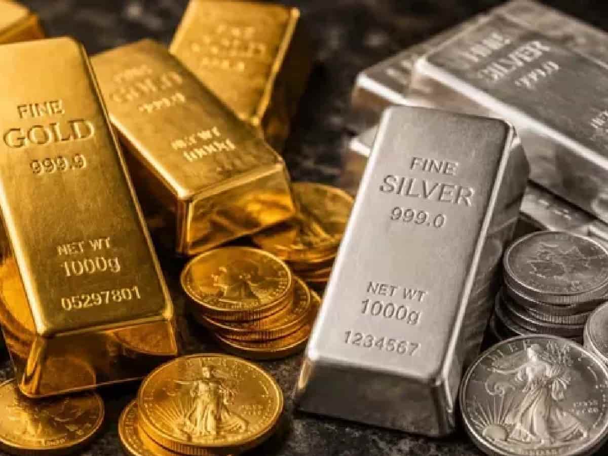 Gold and Silver Price Dip Today: Yellow Metal Relaxes as Silver Plunges by Over ₹1,100 on MCX