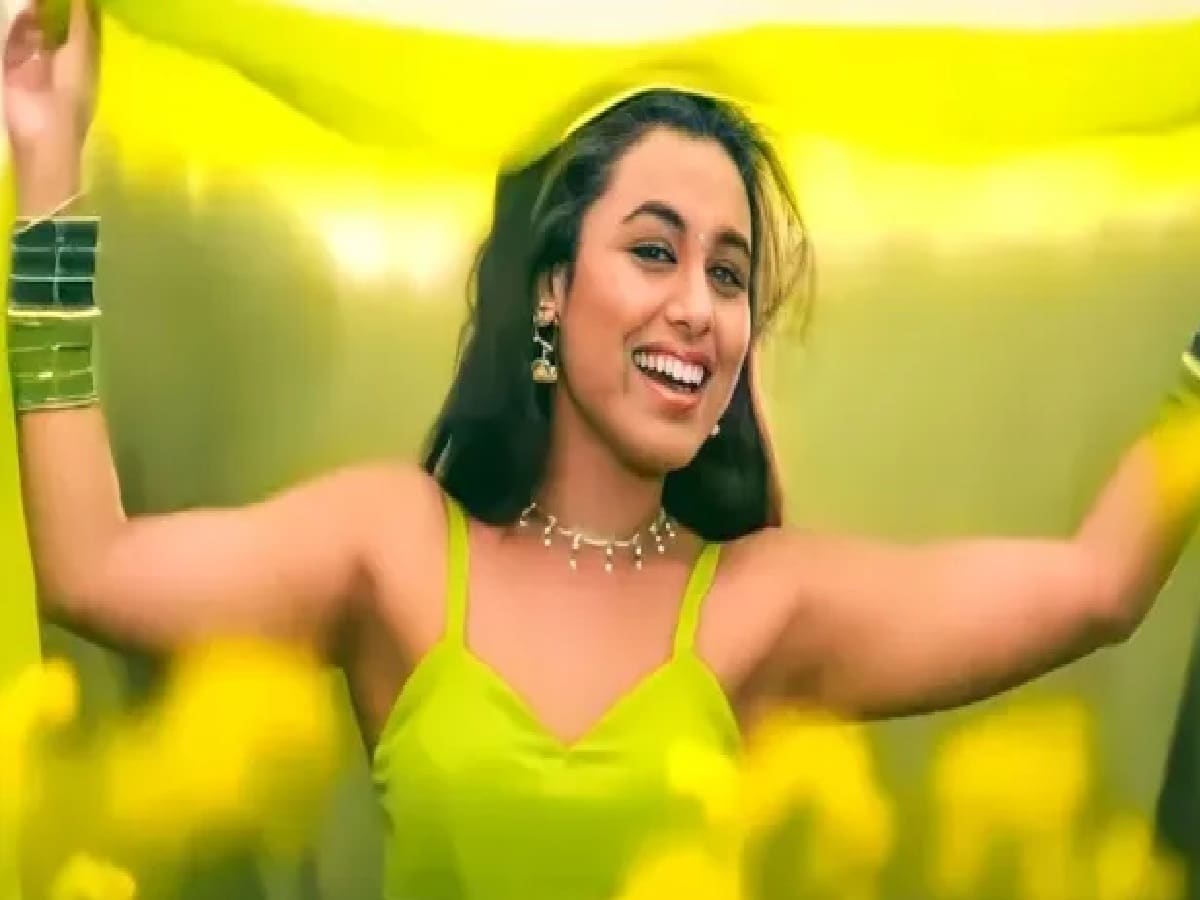 Rani Mukerji's Evergreen 'Teri Chunariya' Voiced by Alka Yagnik Still Charms Audiences Worldwide