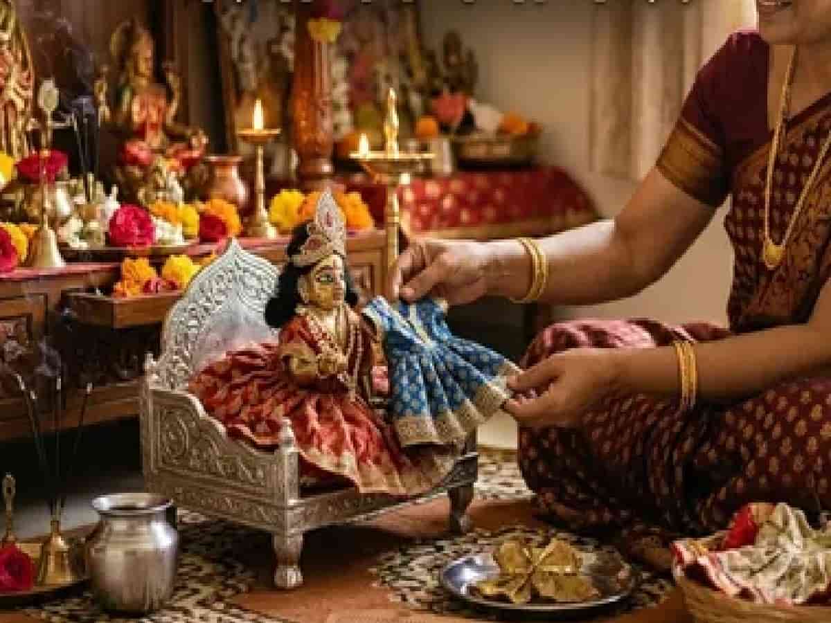Never Throw Away Laddu Gopal's Old Clothes in Garbage: Respectful Immersion Rituals Explained