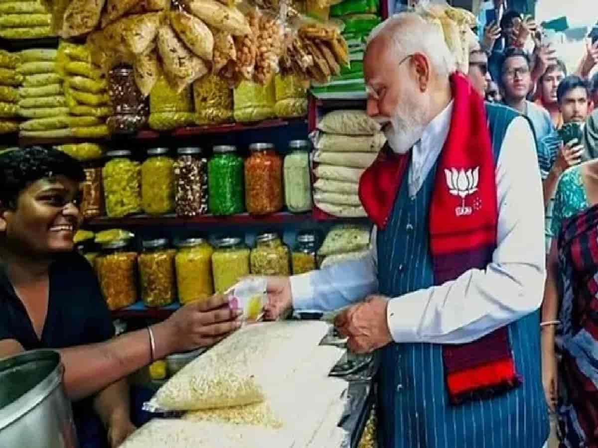 Bengal's Jhalmuri Memory Revived: Jhargram Vendor Celebrates PM Modi's Birthday at Famous Stall
