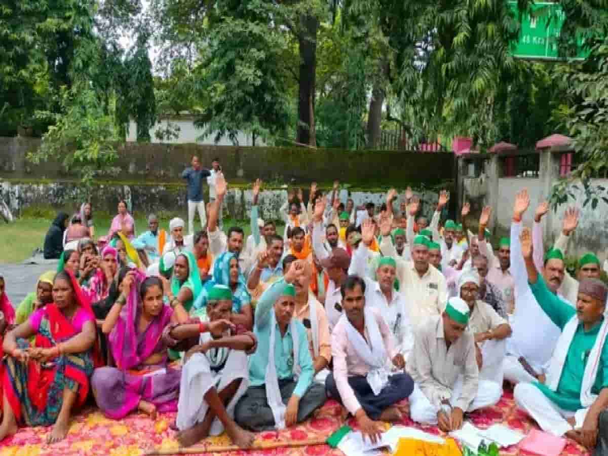₹600 Sugarcane Rate & Farm Loan Waiver: BKU Holds Mega Panchayat in Bahraich, Submits Demands to DM