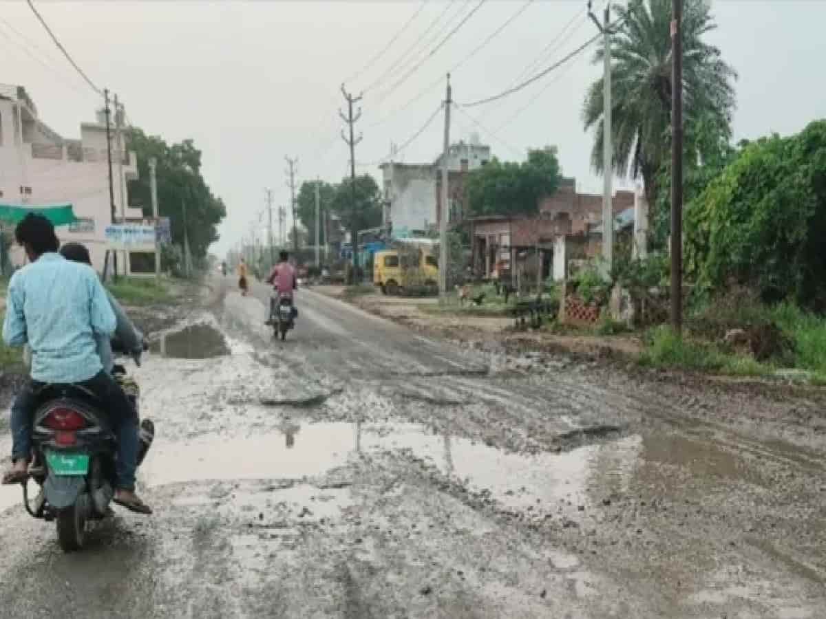 Pothole Nightmare on Highway 34: CM Yogi’s Order Flouted in Mainpuri