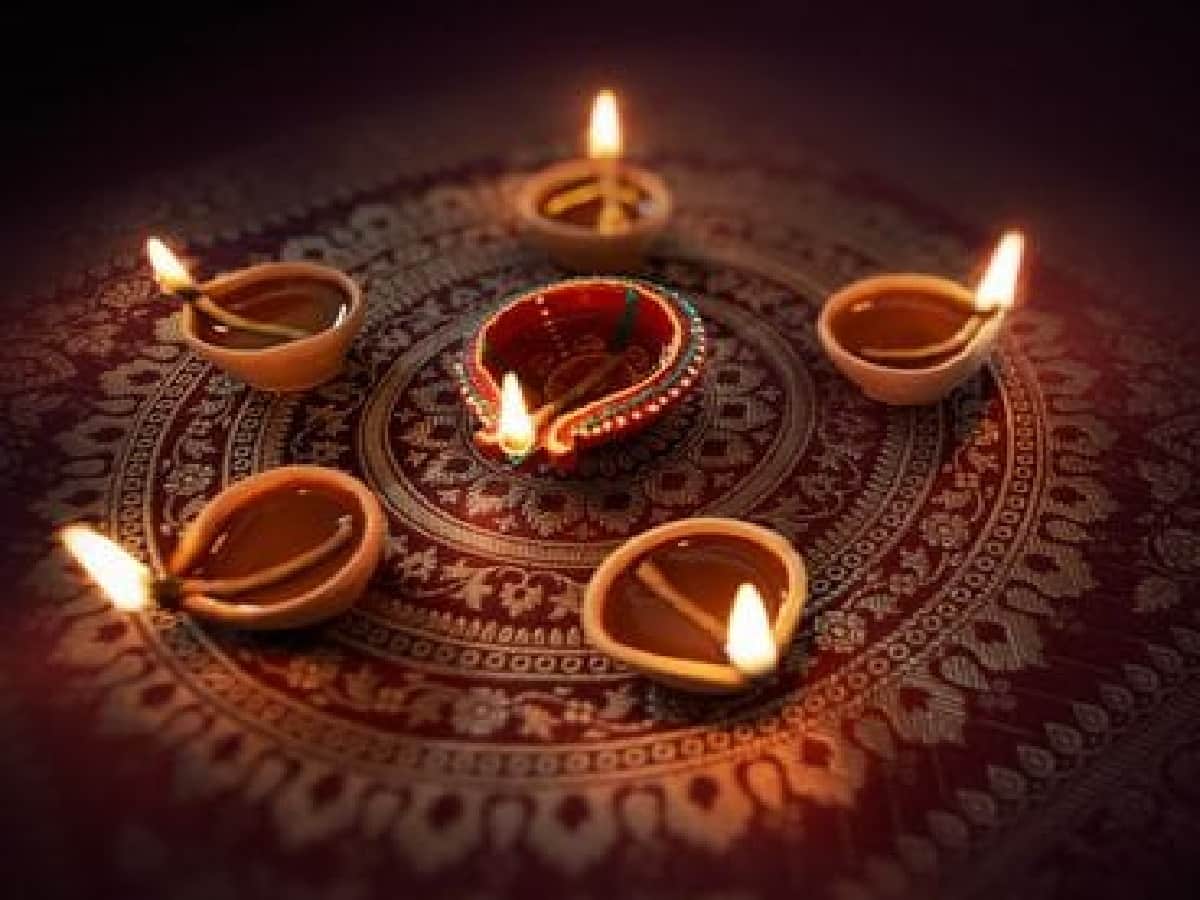 Vastu Alert: 5 Places to Never Light a Diya