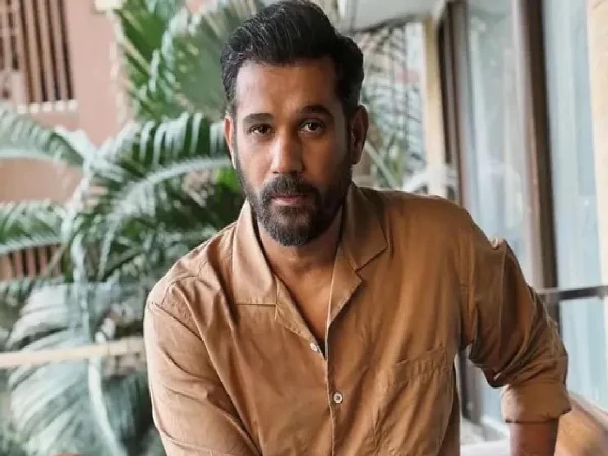 Sohum Shah Flaunts Fan's Secret Goddess Idol Teasing Sequel's Hidden Plot