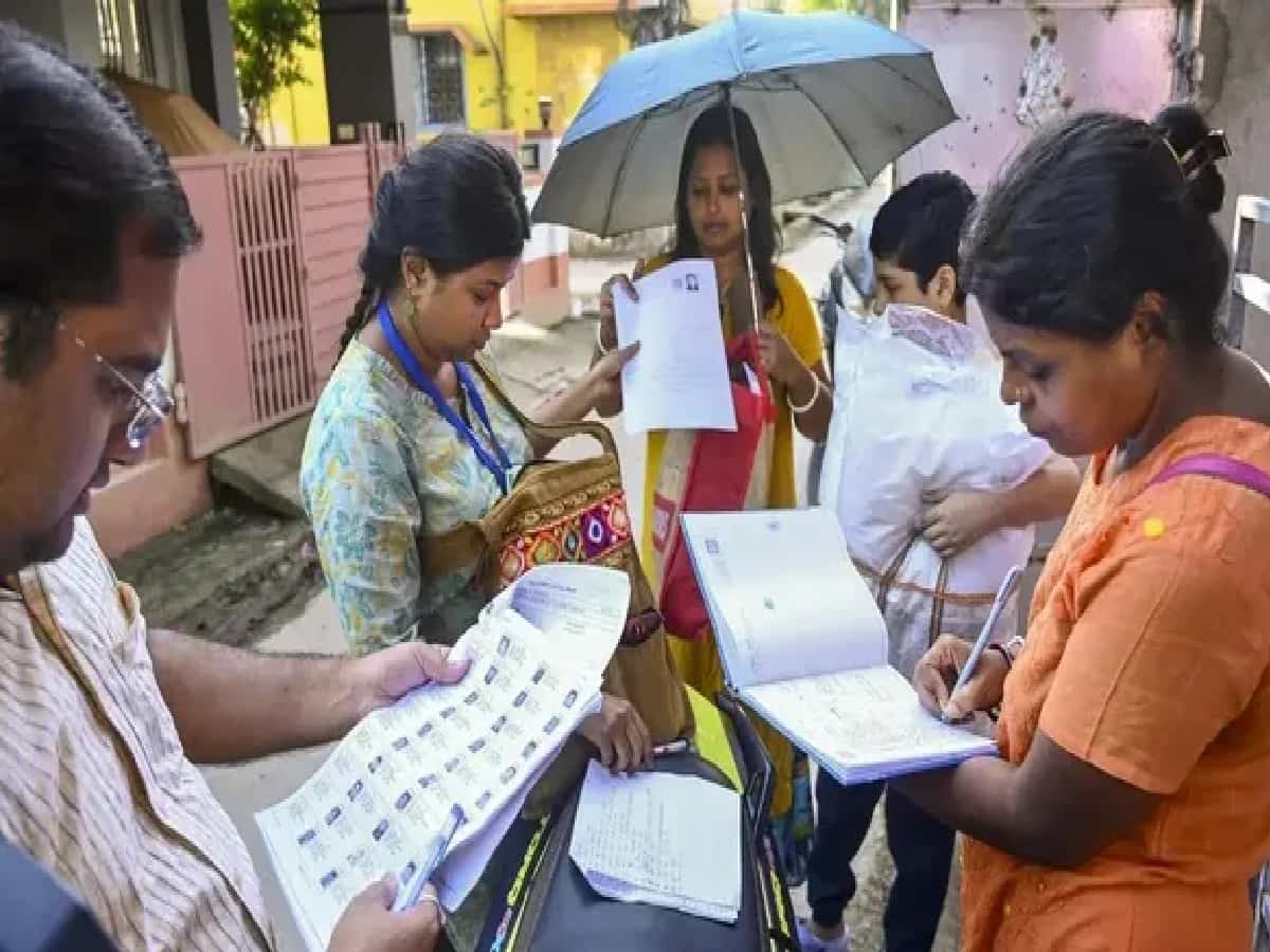 ECI's Mega Drive in 20 States to Restore Missing Names Amid SIR Row