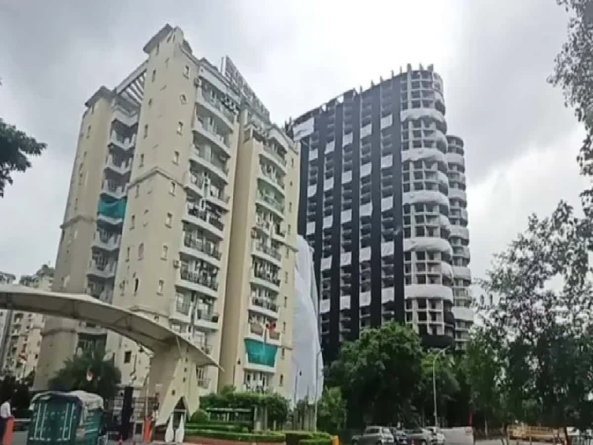 Disputed Noida Flats: Supreme Court Appoints Ex-HC Judge to Identify Genuine Flat Buyers