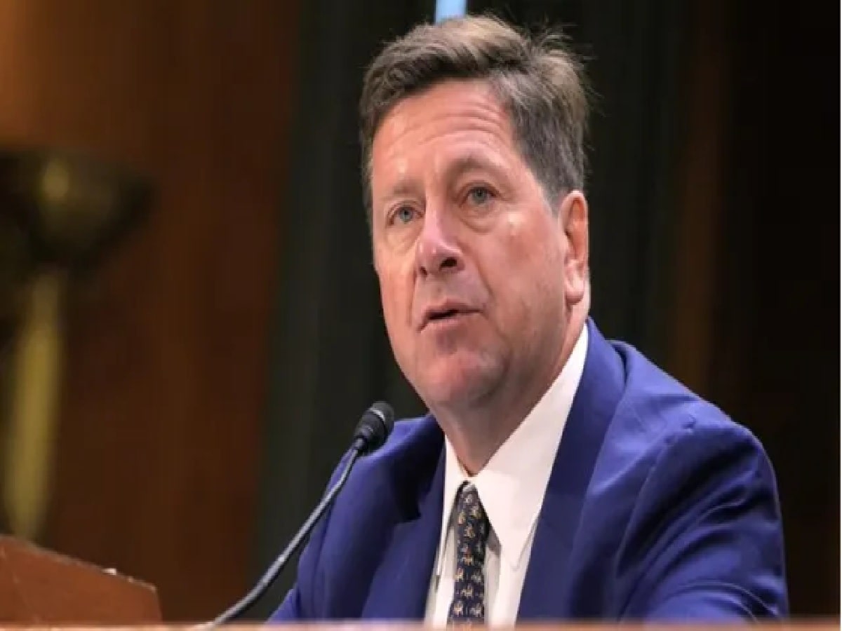 Trump Names Intel Chief Jay Clayton as New White House AI Czar