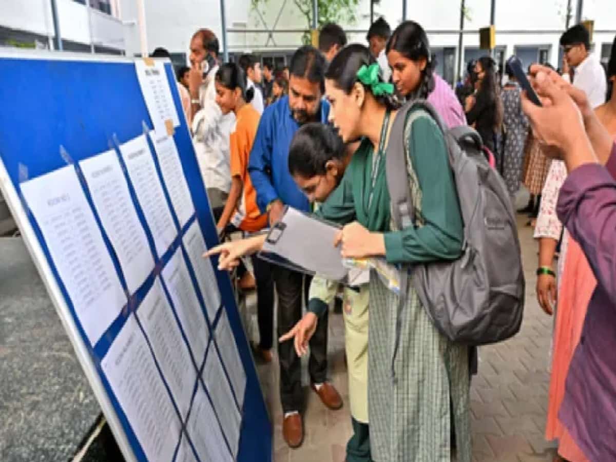 Hindu Groups Hit Streets in Karnataka Demanding Strict Action on Private Schools