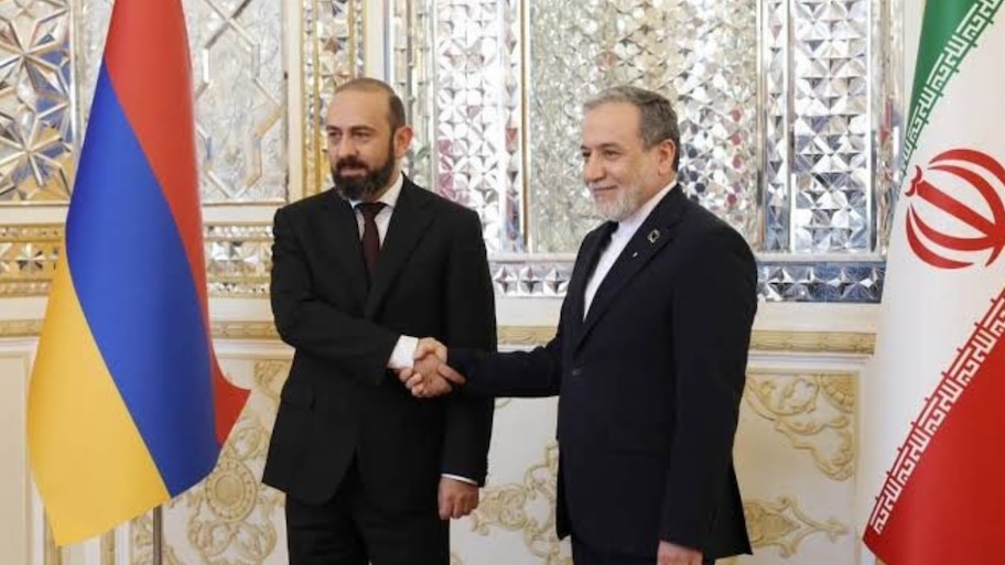 Armenian Foreign Minister Visits Tehran Amid Hormuz Crisis, Discusses Defense Cooperation with Pezeshkian