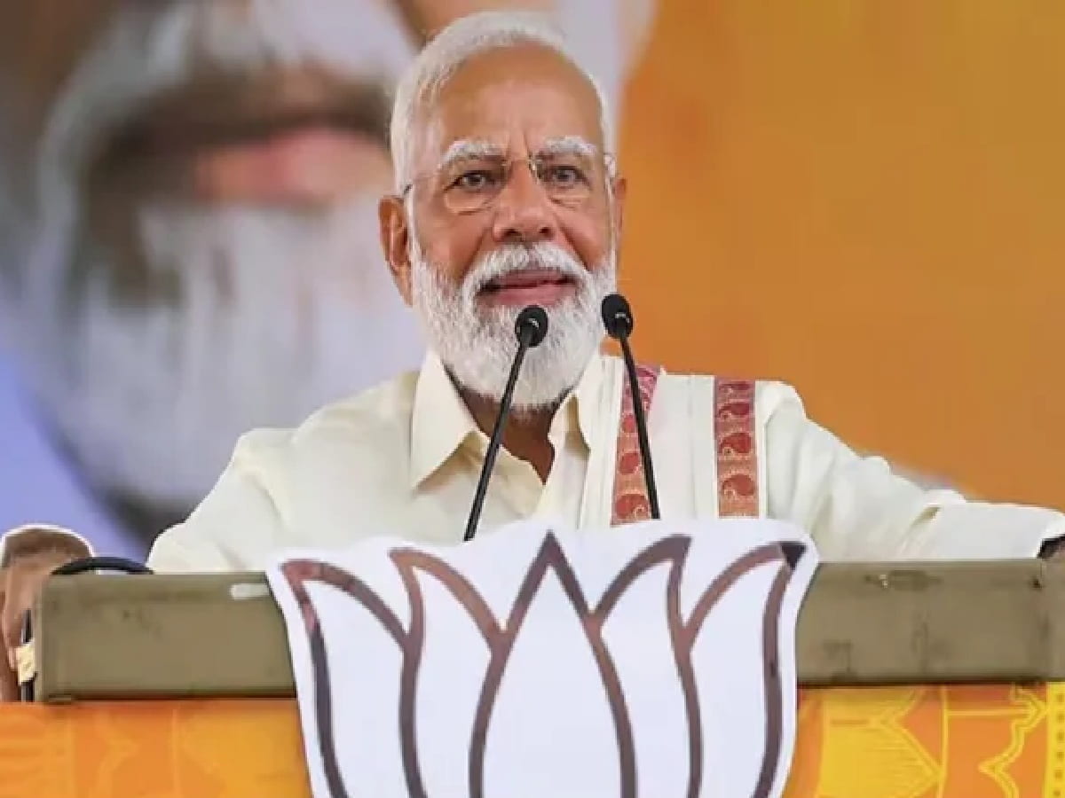 PM Modi: ₹13,000 Cr Projects Launched, ₹4,900 Cr Metro Section Flagged Off