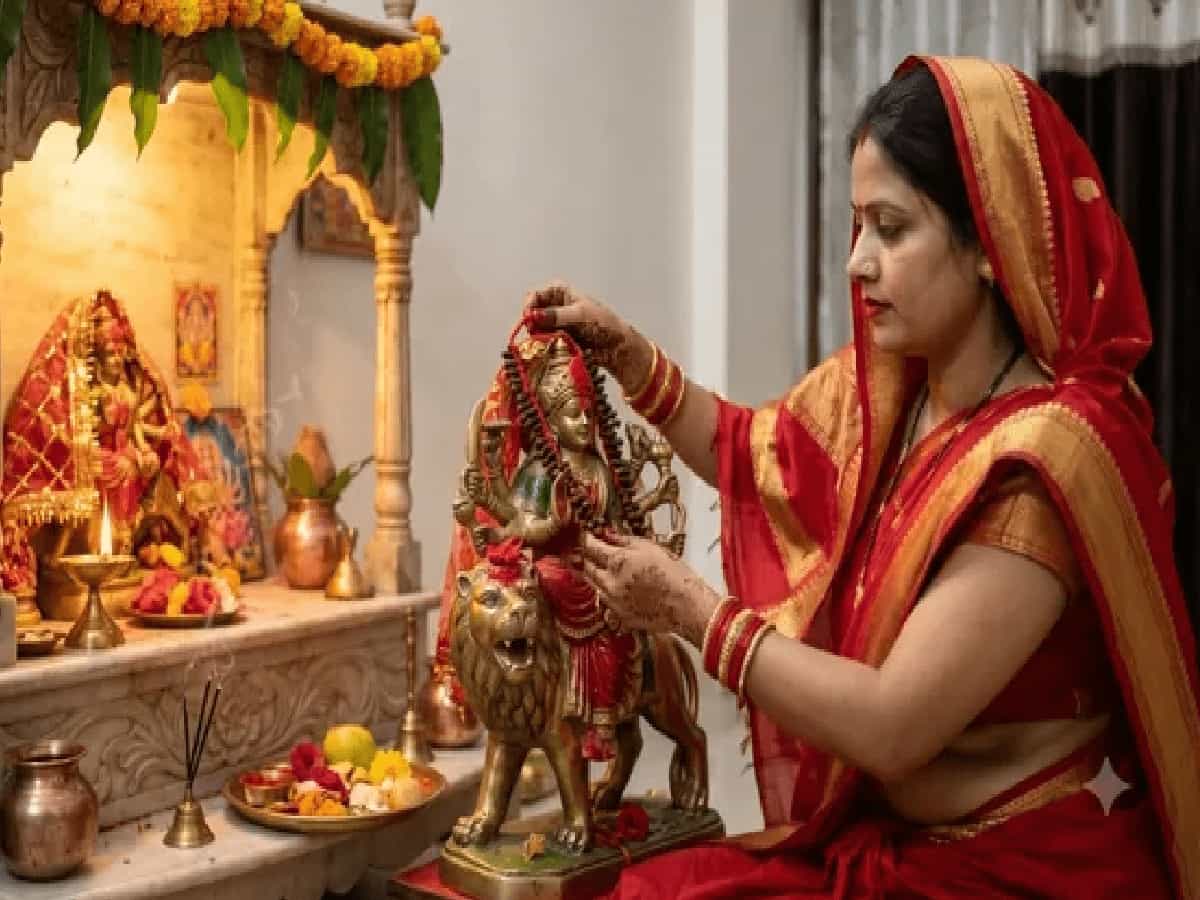Shardiya Navratri Ritual: Why Devotees Offer a Garland of 108 Cloves
