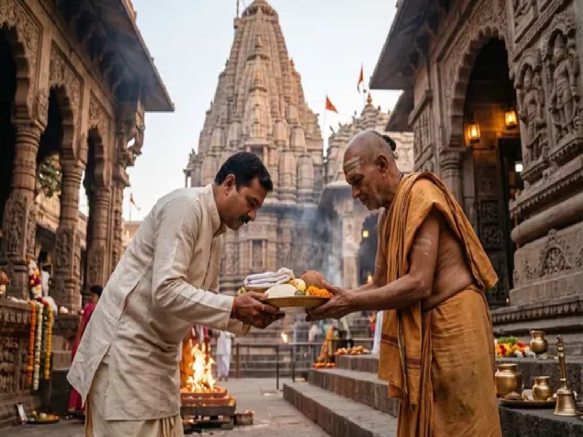 Donate These 5 Sacred Items to Invite Goddess Lakshmi’s Blessings of Eternal Wealth