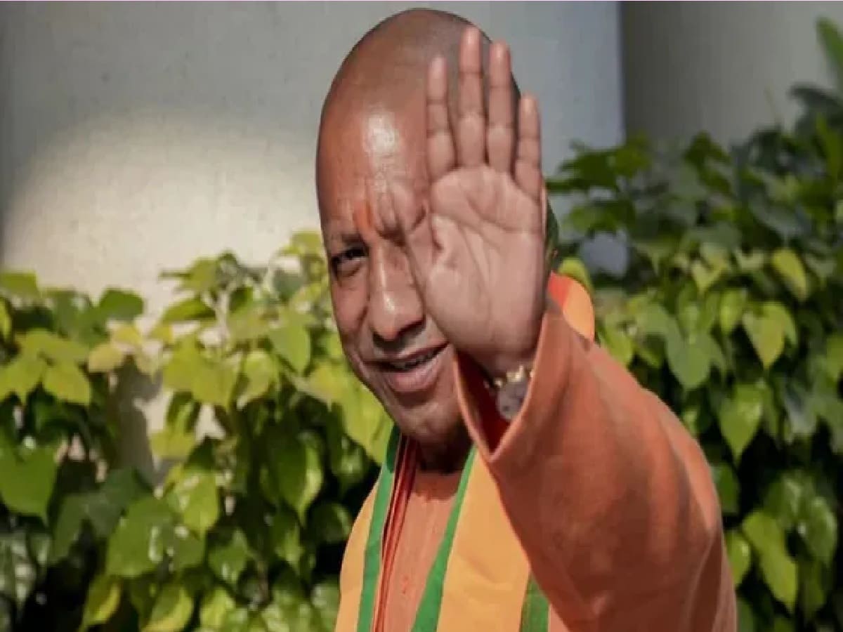 Yogi Govt’s Mass Marriage Drive Unites 28,833 Couples with ₹1 Lakh Grant