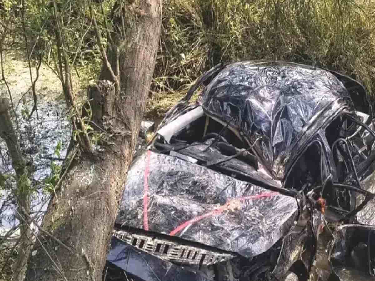 Tyre Burst on NH-148 Plunges Car into Ditch, Killing 4 Agra Devotees