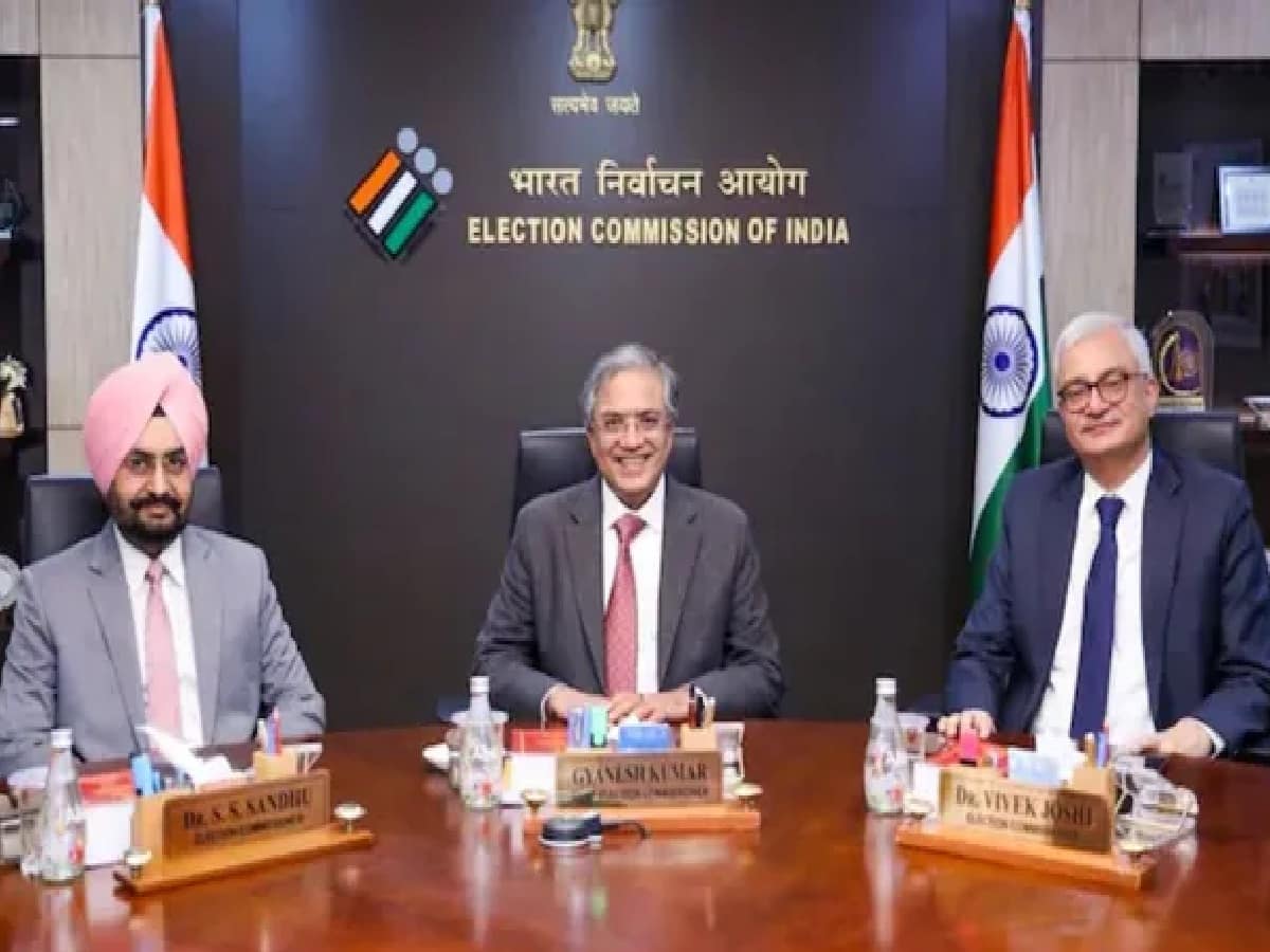 Two Election Commissioners Complain to Cabinet Secretary Against Senior IAS Officer