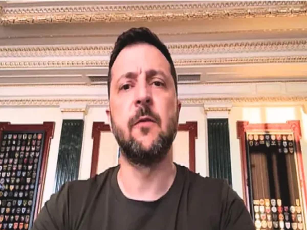 Zelenskyy Clashes with Trump Over US Sanctions Relief, Russian Oil & Starlink Curbs