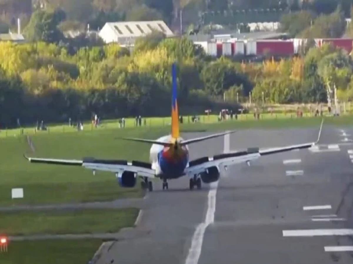 Jet2 Boeing Skids Onto Grass Amid Fierce Storm Boelo Winds