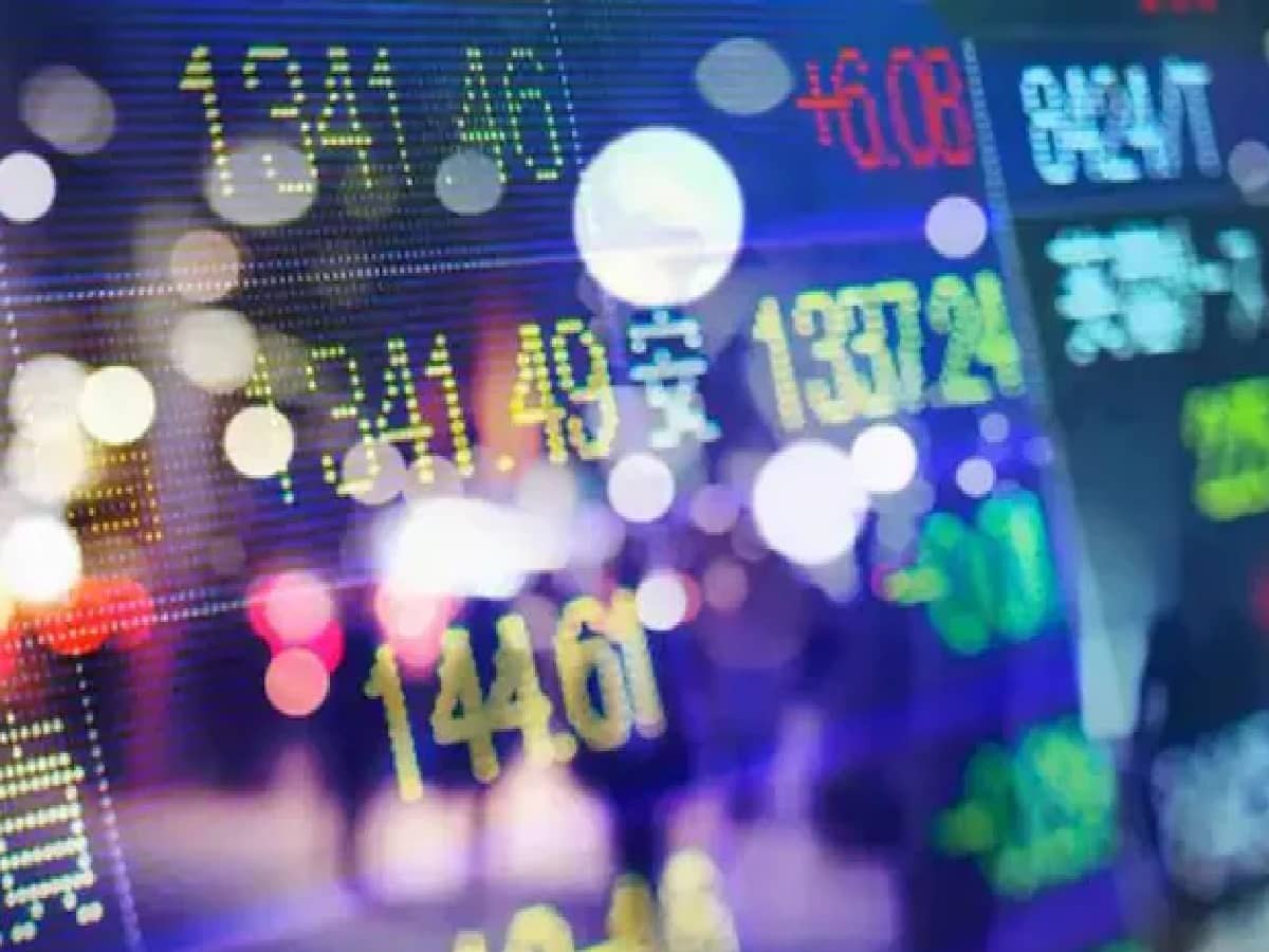 AU Small Finance Bank Shares Crash 8% to ₹851 Despite 53% Q2 Profit Jump
