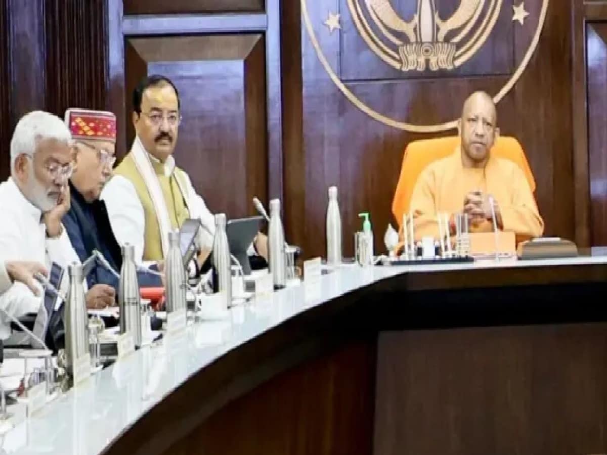 Yogi Cabinet Clears ₹5-Lakh Cashless Healthcare for 1.70 Lakh Employees