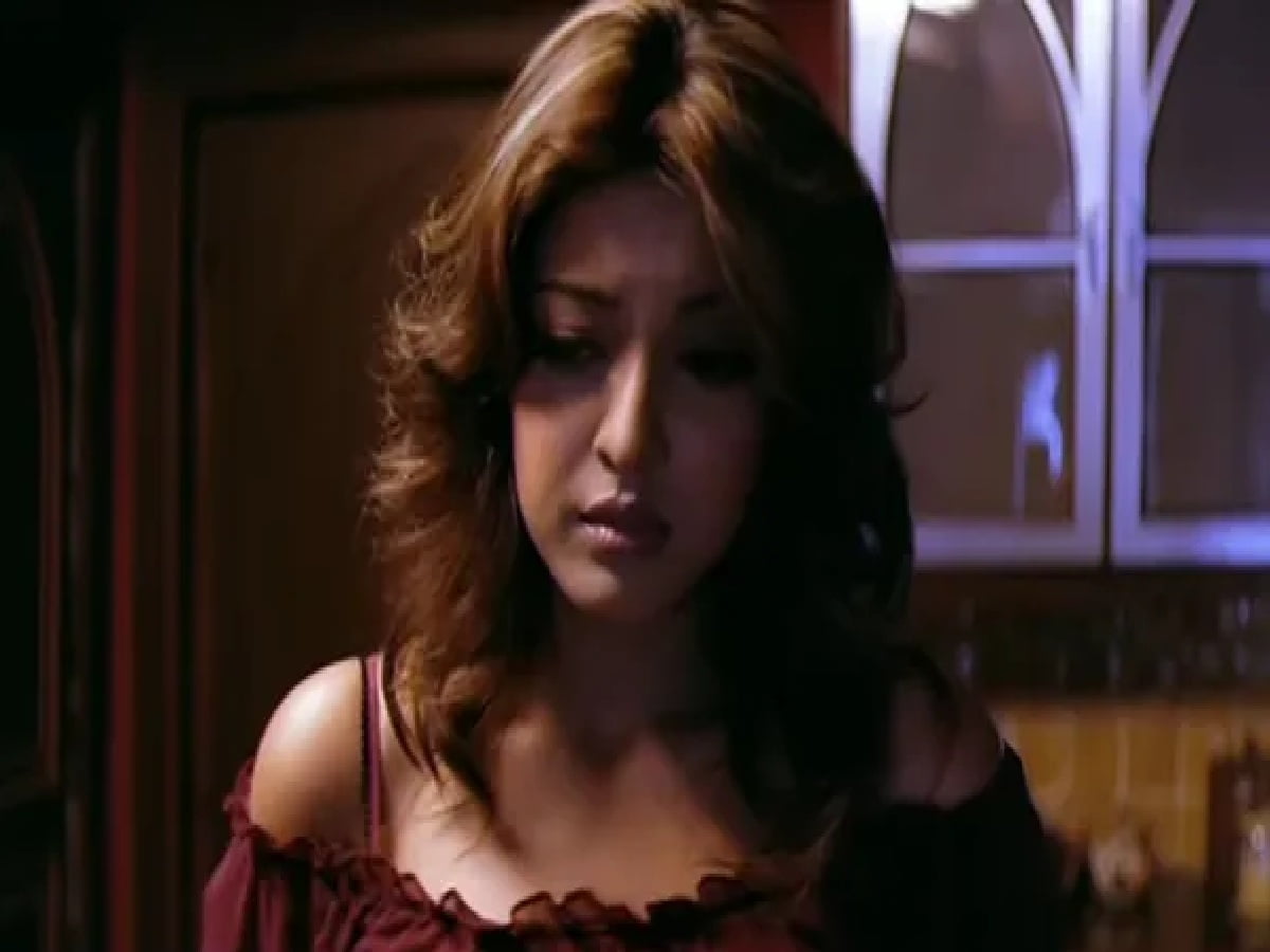 Himesh Reshammiya Reveals: True Story Behind Cult Hit 'Aashiq Banaya Aapne'